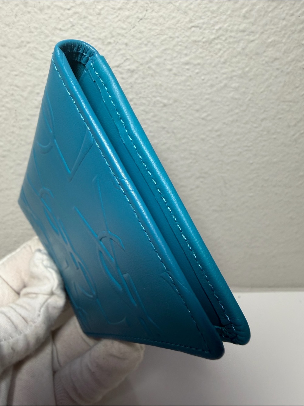 Vintage Saint Laurent Blue Leather Card Holder in Excellent Condition - Picture 4 of 11